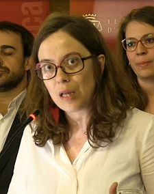 1-O 人民統一候補(CUP)「州政府はラ・カイシャ銀行、サバデイ銀行、BBVAのボイコットを。」「独立したら空港港湾などの『国境』警備強化を。」