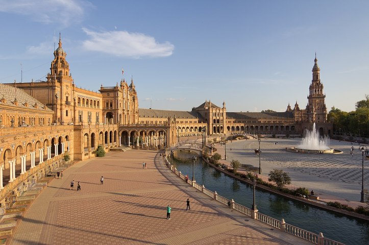 1200px-Plaza_de_España_(Sevilla)_-_01